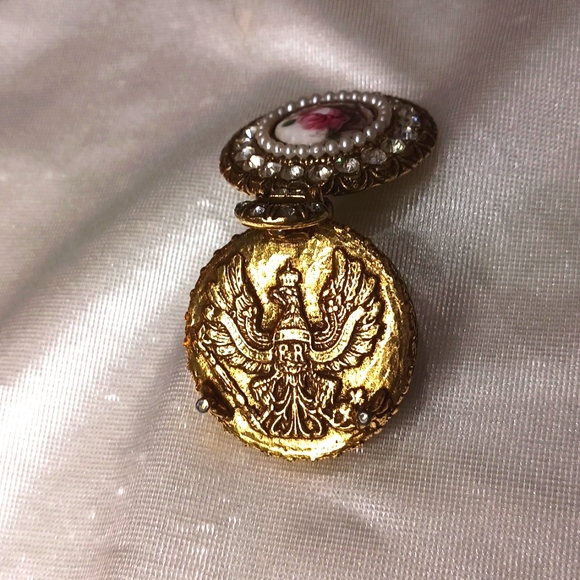 Vintage Forenza micro trinket pill pendant style rhinestone filigree box - Picture 2 of 10